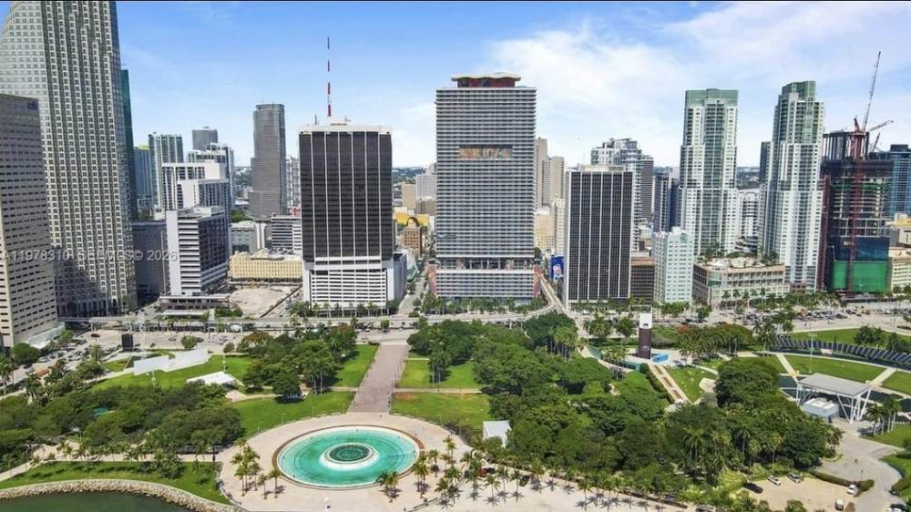 The 50 Biscayne Residence 4106