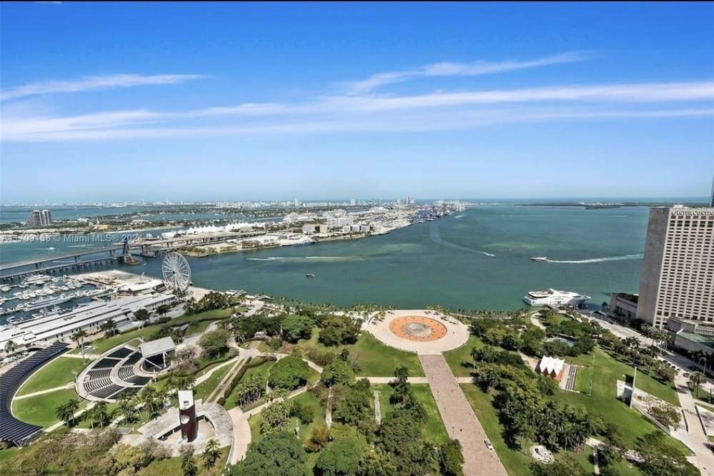 The 50 Biscayne Residence 4106