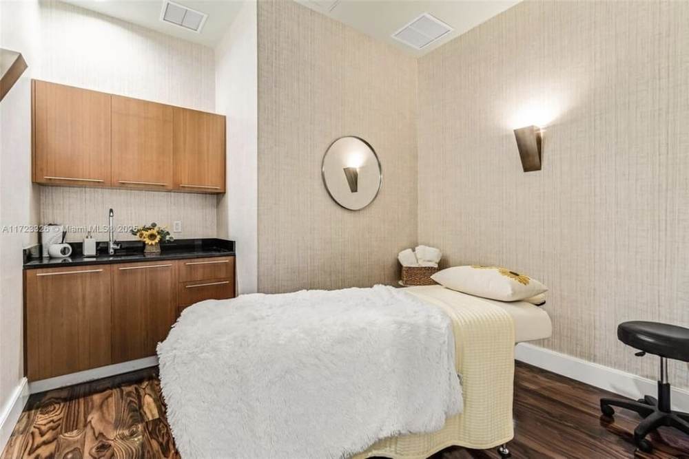 The 50 Biscayne Residence 4106