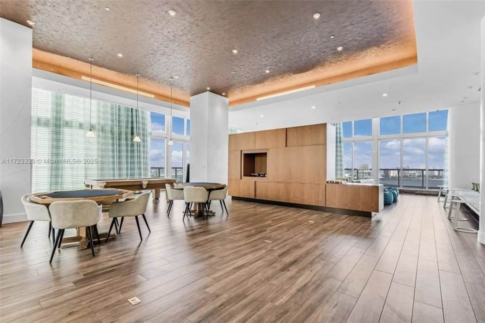 The 50 Biscayne Residence 4106